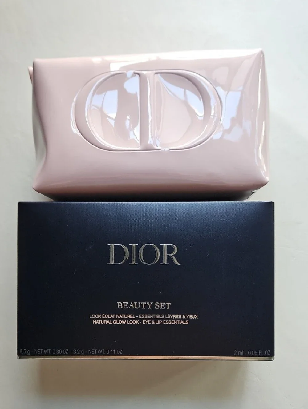 Dior pale logo glossy